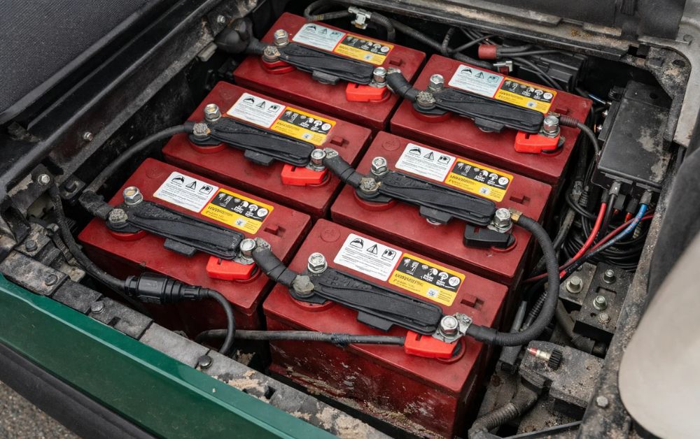 How to Tell When Your Golf Cart Battery Needs Replacing in the UAE?