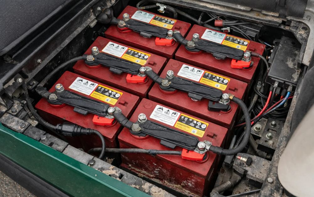 How to Tell When Your Golf Cart Battery Needs Replacing in the UAE?