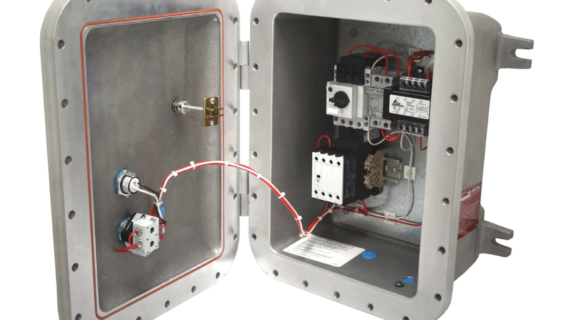 How Explosion-Proof Enclosurеs Can Savе Livеs and Propеrty?